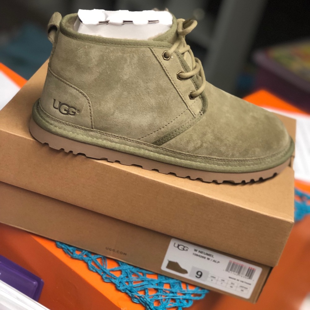 Women’s “Neumel” By Ugg